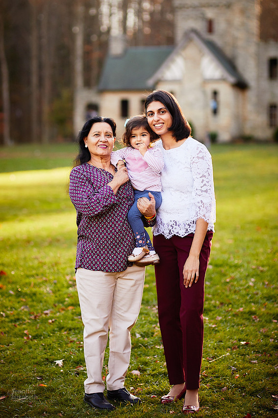 The S Family: Portrait Session at Squire's Castle in Willoughby Hills