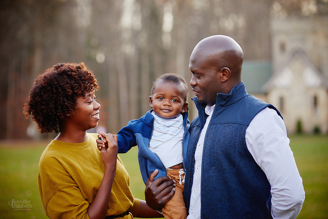 The R Family: Portrait Session at Squire's Castle in Willoughby Hills
