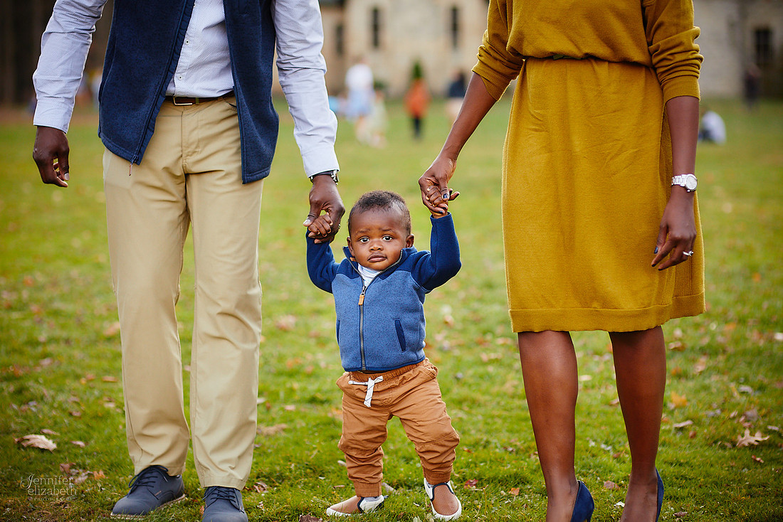 The R Family: Portrait Session at Squire's Castle in Willoughby Hills