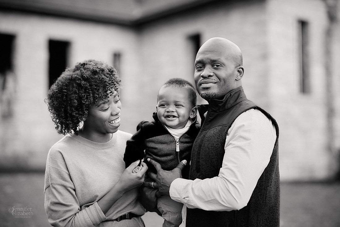 The R Family: Portrait Session at Squire's Castle in Willoughby Hills