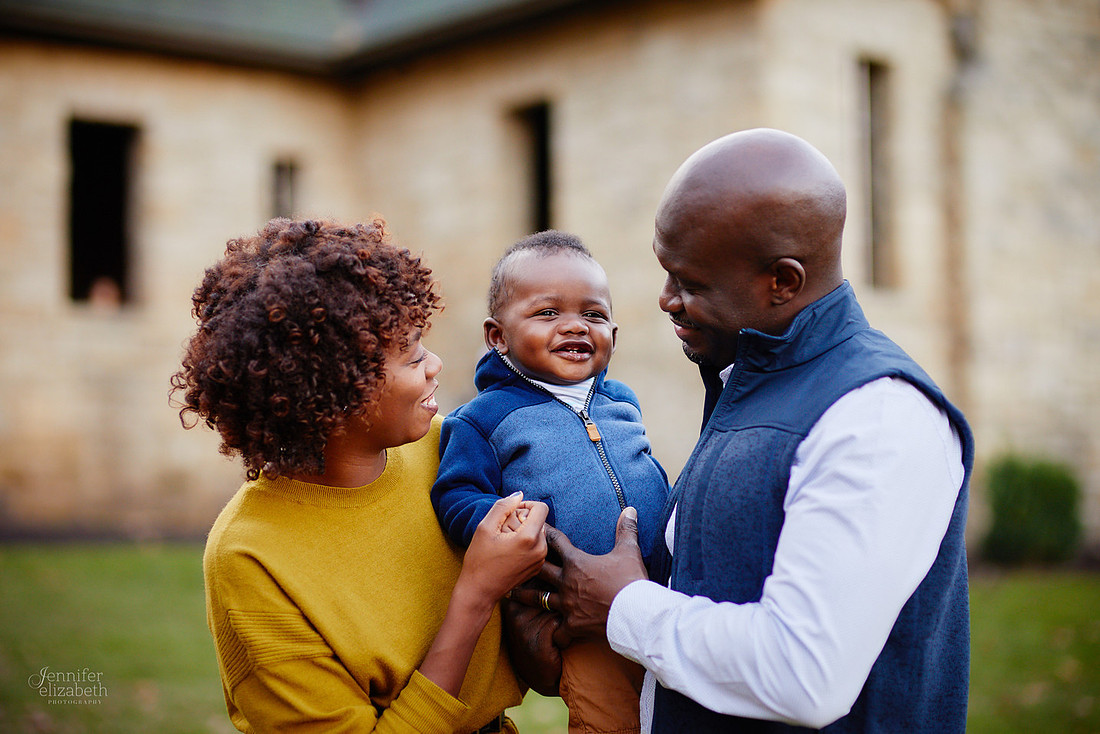 The R Family: Portrait Session at Squire's Castle in Willoughby Hills