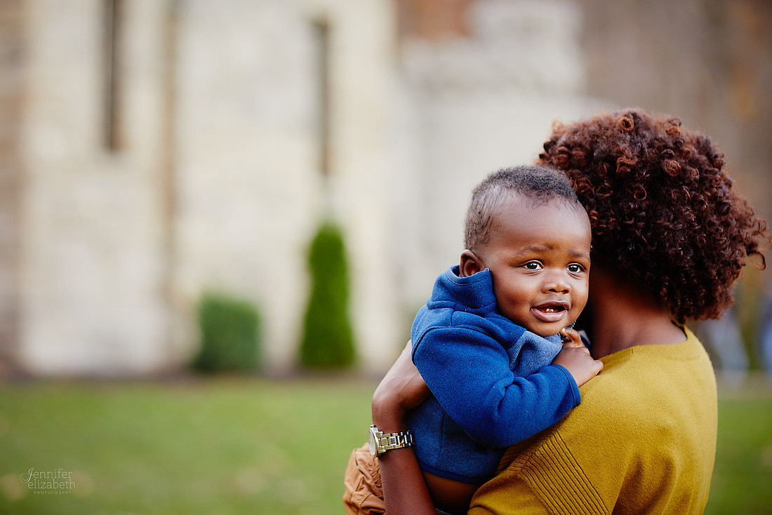 The R Family: Portrait Session at Squire's Castle in Willoughby Hills