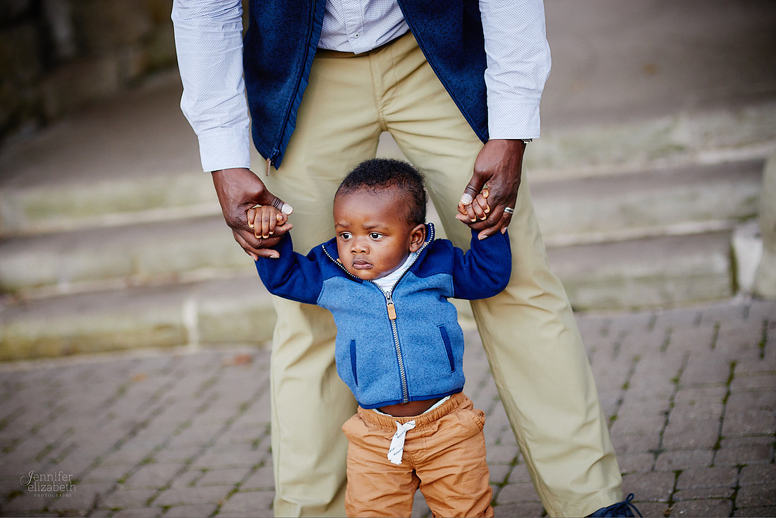 The R Family: Portrait Session at Squire's Castle in Willoughby Hills