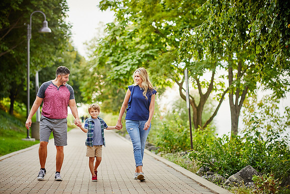 The V Family: Portrait Session at Lakewood Park in Cleveland