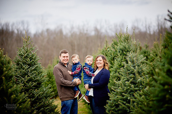Christmas Mini Sessions at Sugar Pines Farm in Chesterland, Ohio