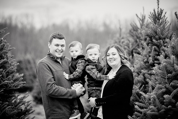 Christmas Mini Sessions at Sugar Pines Farm in Chesterland, Ohio