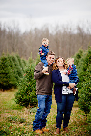 Christmas Mini Sessions at Sugar Pines Farm in Chesterland, Ohio
