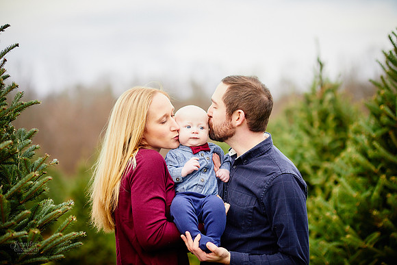 Christmas Mini Sessions at Sugar Pines Farm in Chesterland, Ohio