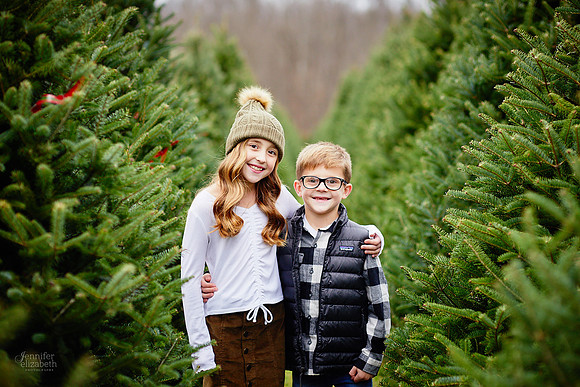 Christmas Mini Sessions at Sugar Pines Farm in Chesterland, Ohio