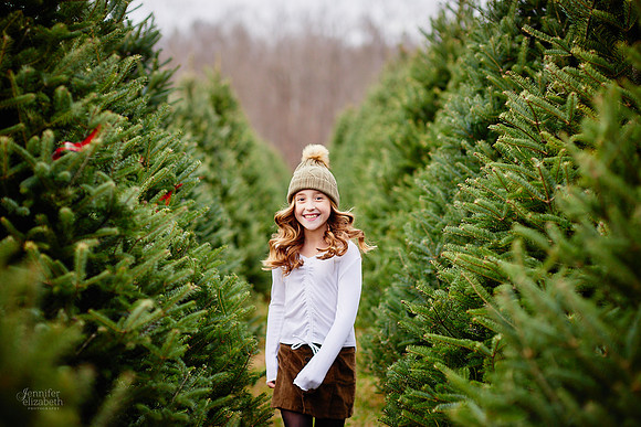 Christmas Mini Sessions at Sugar Pines Farm in Chesterland, Ohio