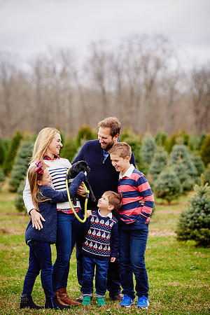 Christmas Mini Sessions at Sugar Pines Farm in Chesterland, Ohio