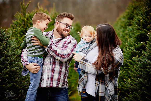 Christmas Mini Sessions at Sugar Pines Farm in Chesterland, Ohio