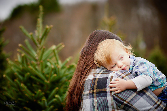 Christmas Mini Sessions at Sugar Pines Farm in Chesterland, Ohio