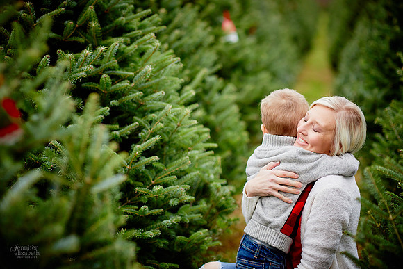 Christmas Mini Sessions at Sugar Pines Farm in Chesterland, Ohio