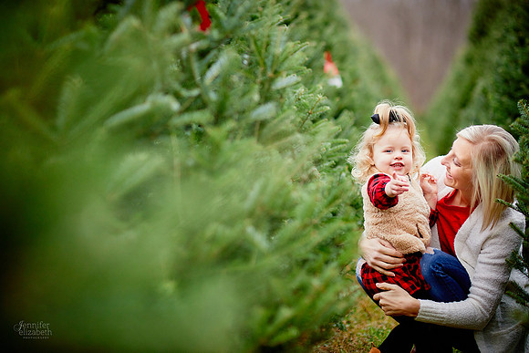 Christmas Mini Sessions at Sugar Pines Farm in Chesterland, Ohio
