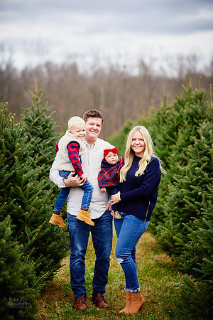 Christmas Mini Sessions at Sugar Pines Farm in Chesterland, Ohio