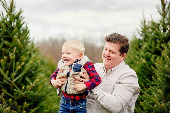 Christmas Mini Sessions at Sugar Pines Farm in Chesterland, Ohio