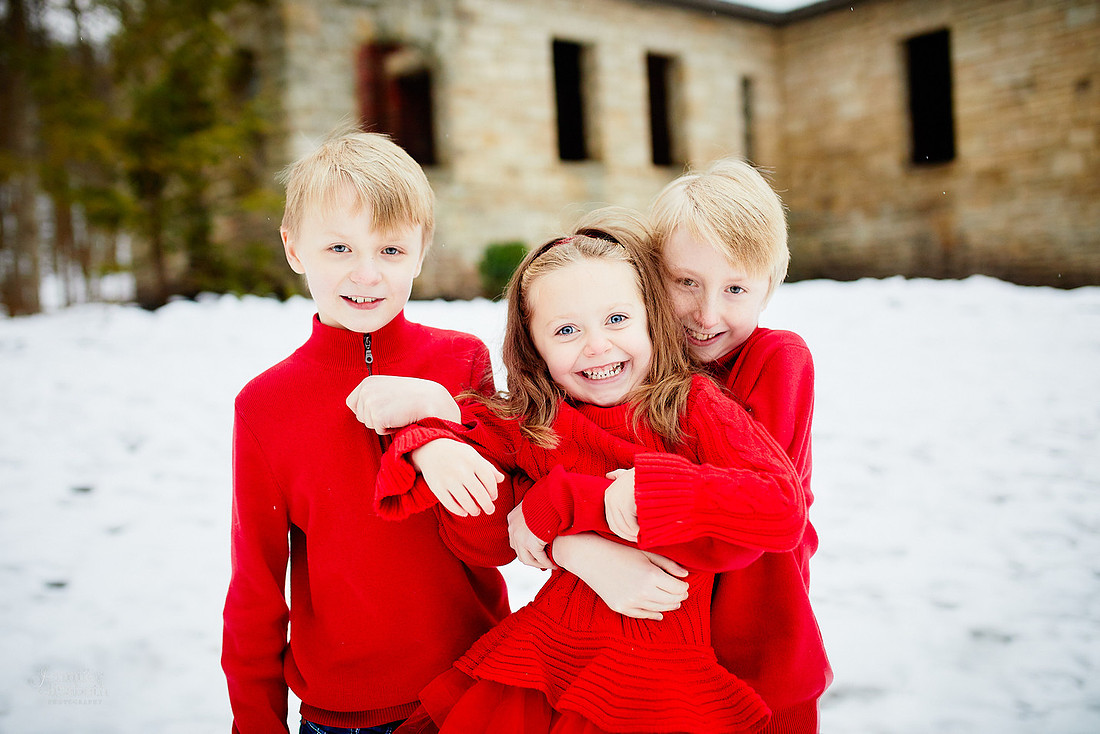 The B Family: Portrait Session at Squire's Castle in Willoughby Hills