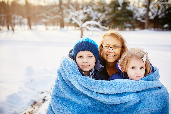 The T Family: Winter Portrait Session in Mantua, Ohio