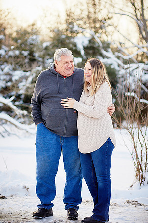 The T Family: Winter Portrait Session in Mantua, Ohio