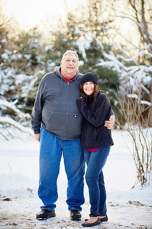 The T Family: Winter Portrait Session in Mantua, Ohio