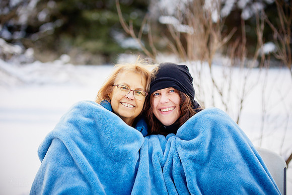 The T Family: Winter Portrait Session in Mantua, Ohio