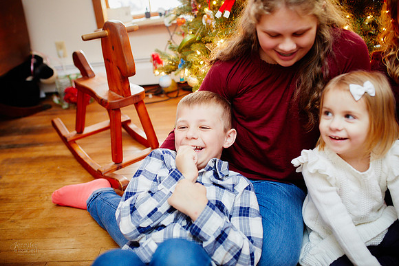 The T Family: Winter Portrait Session in Mantua, Ohio