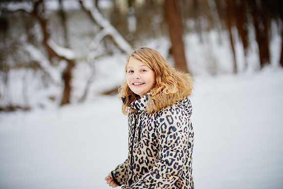 The T Family: Winter Portrait Session in Mantua, Ohio