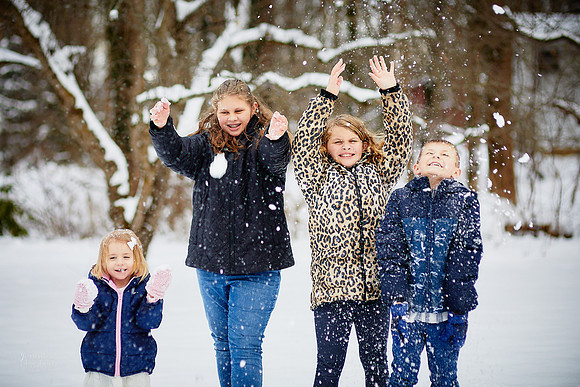 The T Family: Winter Portrait Session in Mantua, Ohio
