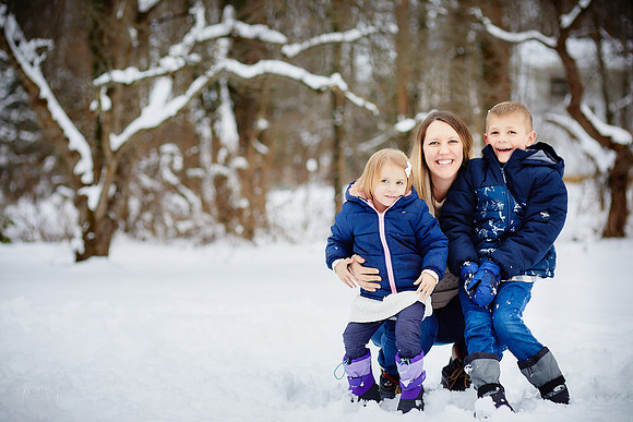 The T Family: Winter Portrait Session in Mantua, Ohio