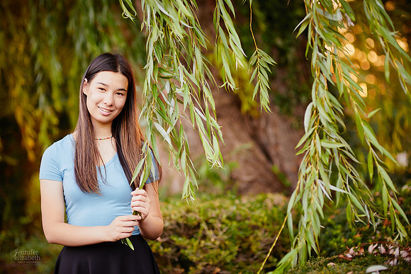 Christina: Senior Portrait Session at the Cleveland Museum of Art and Wade Lagoon