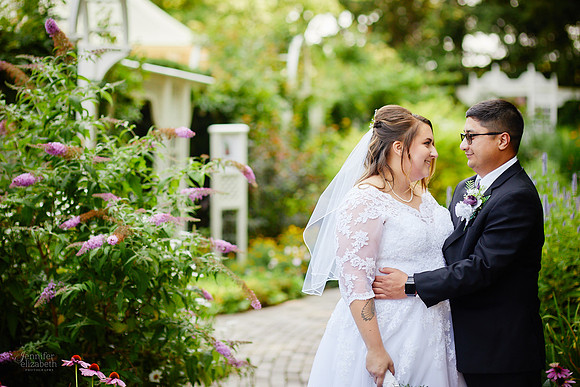 Meg & Tyler: Wedding at Fellows Riverside Gardens in Youngstown