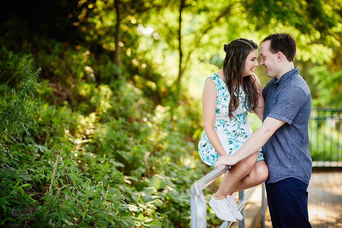 Katherine & Nathan: Engagement Session at Lakewood Park in Cleveland