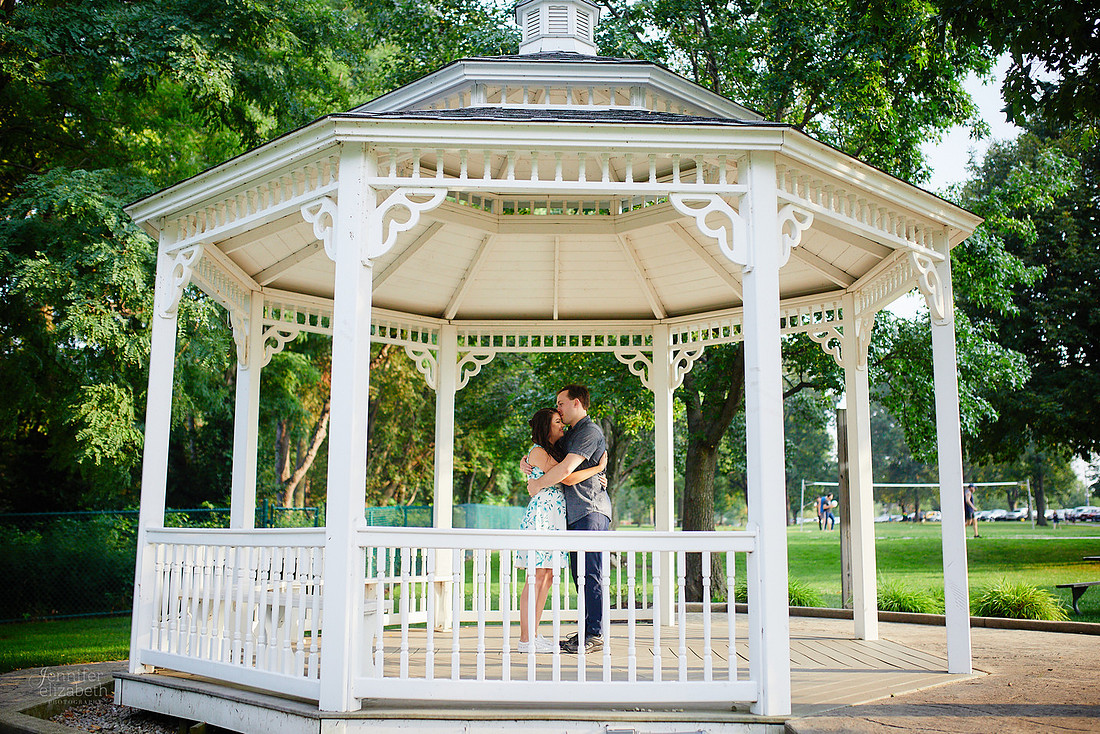 Katherine & Nathan: Engagement Session at Lakewood Park in Cleveland