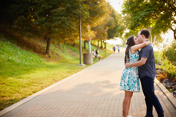Katherine & Nathan: Engagement Session at Lakewood Park in Cleveland