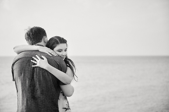 Katherine & Nathan: Engagement Session at Lakewood Park in Cleveland