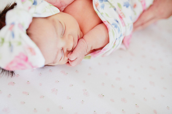 Baby Kollyns: Lifestyle At Home Newborn Session in Parma