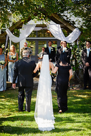 Jessica & Tim: Wedding at Orchid House Winery in Aurora, Ohio
