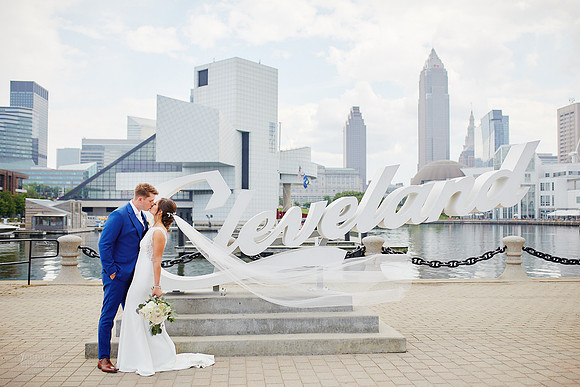 Stephanie & Tom: Wedding at Lago Custom Events at Aloft Cleveland Downtown