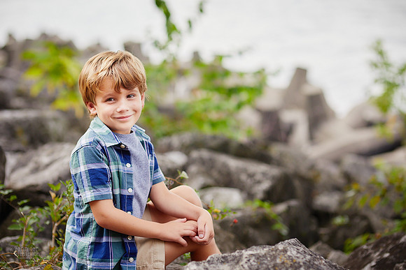 The V Family: Portrait Session at Lakewood Park in Cleveland