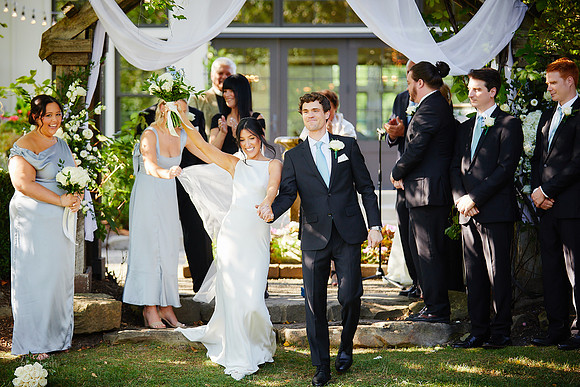Jessica & Tim: Wedding at Orchid House Winery in Aurora, Ohio