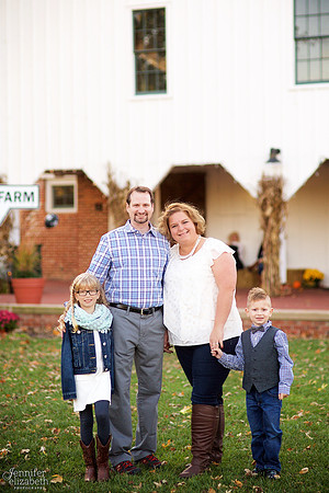 The D & S Families: Portrait Session at Everal Barn in Westerville