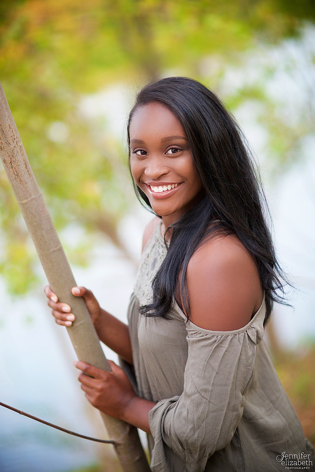 Kiara: Senior Portrait Session in Worthington, Ohio