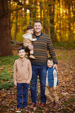 The M Family: Backyard Portrait Session in Willoughby Hills