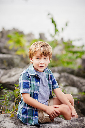 The V Family: Portrait Session at Lakewood Park in Cleveland