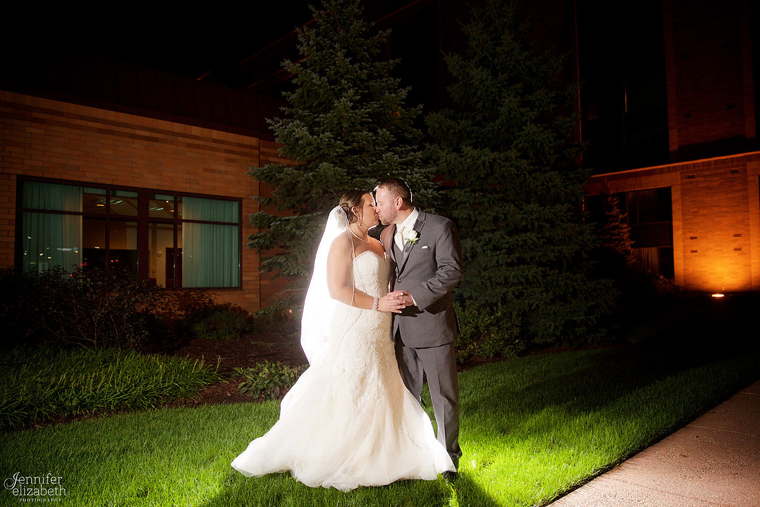 Amanda & Mike: Cleveland, Ohio Wedding