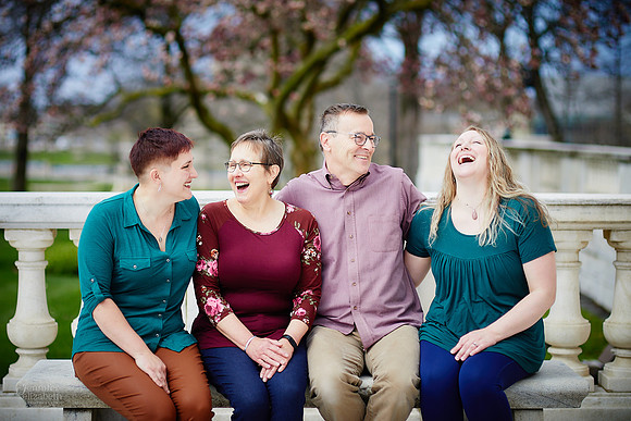 The Y Family: Portrait Session at the Cleveland Museum of Art and Wade Lagoon