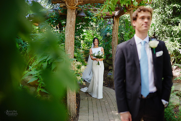 Jessica & Tim: Wedding at Orchid House Winery in Aurora, Ohio