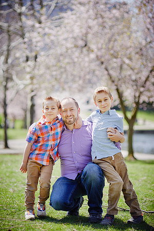 Baby Kaylee: Newborn and Family Portrait Session at The Cleveland Museum of Art and Wade Lagoon