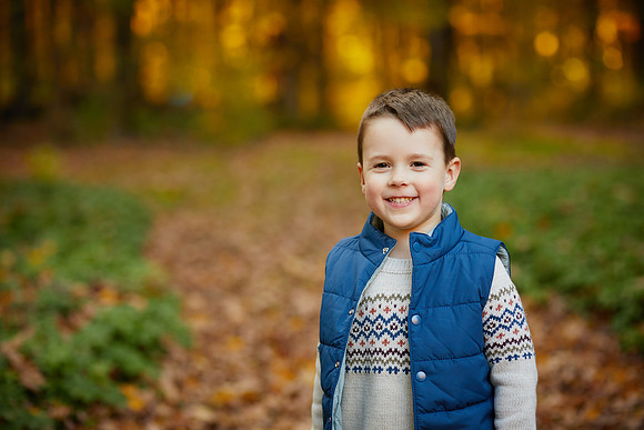 The M Family: Backyard Portrait Session in Willoughby Hills